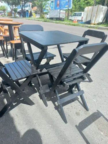 Conjunto de mesa e cadeiras dobráveis para comércio