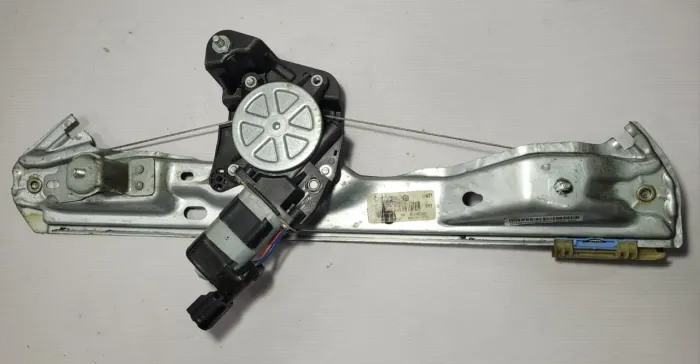 Máquina De Vidro Elétrico Mobi - dianteiro direito