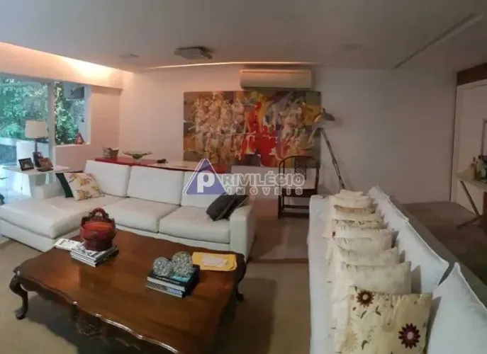 Leblon Apartamento amplo 3 quartos, suíte com closet e 3 vagas