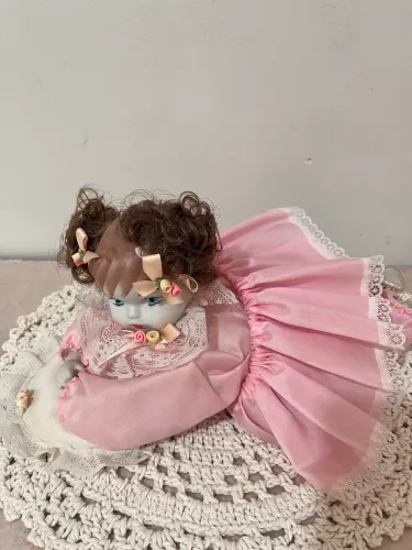 Boneca de porcelana