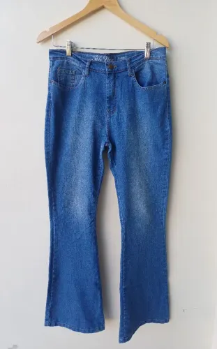 Calça jeans flare tam 42