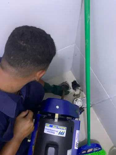 Desentupimento e limpeza de fossas