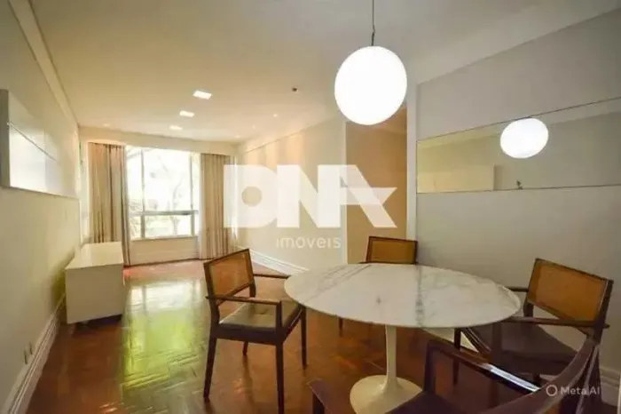 Apartamento : / Residencial / Humaitá