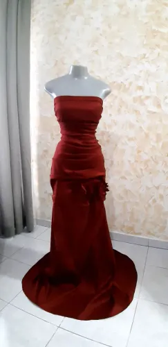 vestido de festa bordô longo tomara que caia p