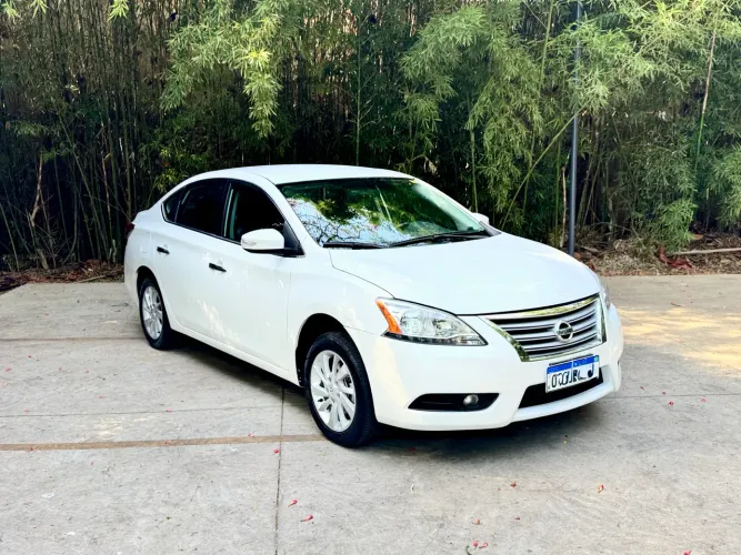 Nissan Sentra SV 2.0 automático - 2015
