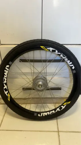 Roda Vmaxx Aro 26 com cubo de Mobilete 