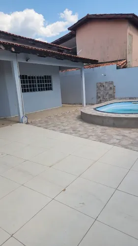 Aluguel: Casa Ampla com Piscina