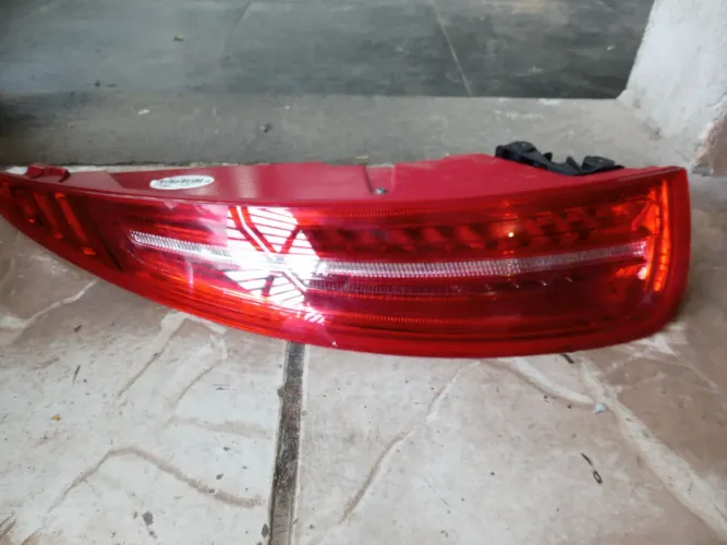 Lanterna Traseira Esquerda Porsche Carrera 911 2012 (991 631 141 13)