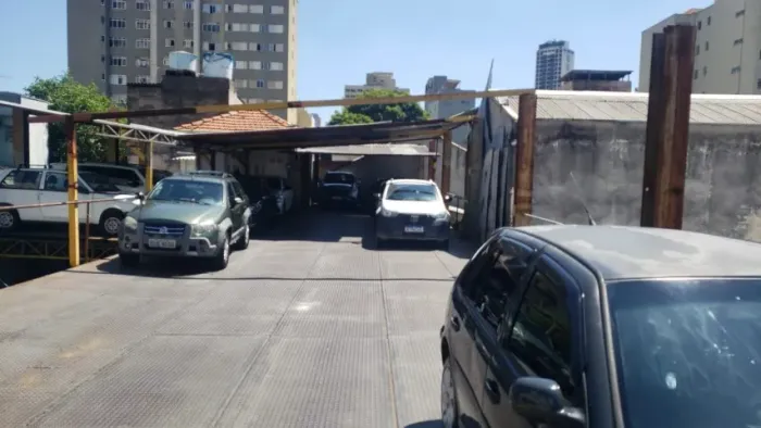 Estacionamento e lava-rápido em Santana