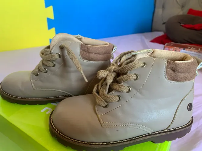 Bota infantil em couro 