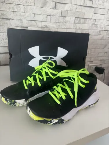 Tênis Basquete Under Armour Infantil tam 33