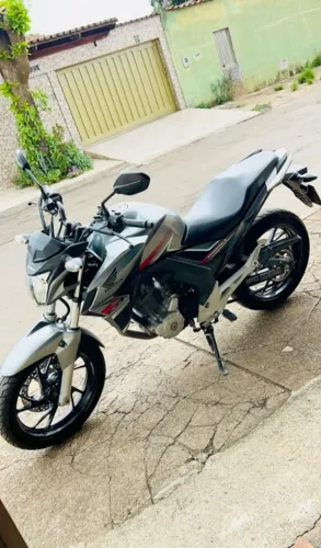 Vendo Twister 250c troco por Titan 160 ou fan 160