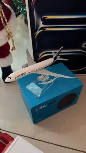 Miniatura de avião LATAM 1/500