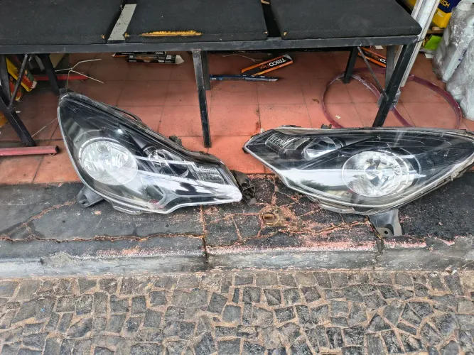 Faróis C3 13/19 máscara negra com fita de LED originais 