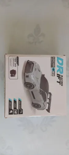 Carro de corrida Drift Racing 1:24 LED 4WD