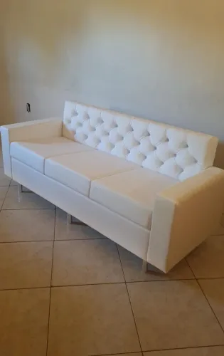 Sofá capitone de 3 lugares em até 10x sem juros no cartão