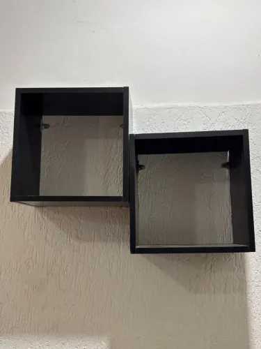 Nicho Preto em Excelente Estado<br>Medida: 30X30