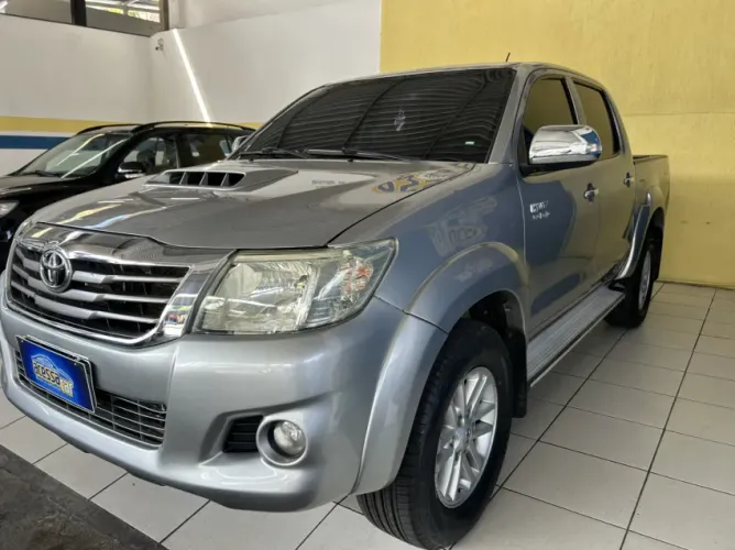 Toyota Hilux CD SRV D4-d 4X4 3.0 TDI Diesel AUT 2015