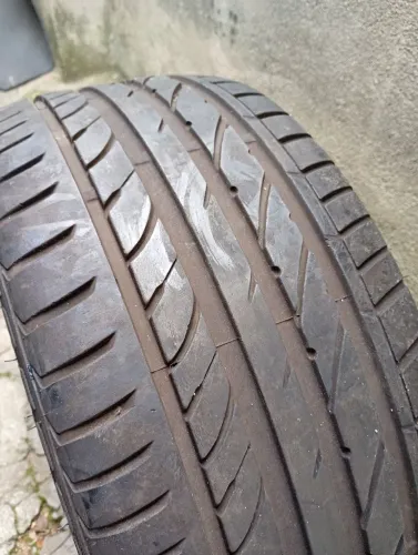 Pneu 245/40/18 usado