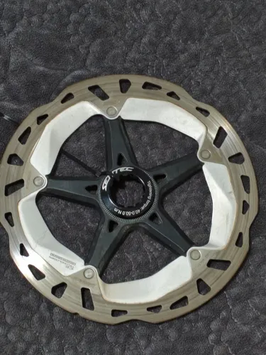Disco de Freio Shimano Deore XT RT-MT800 180mm (USADO)
