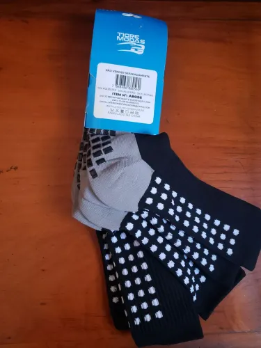 Meias de Futebol com Grip Tigre com 3 pares também usadas para basket voley etc.