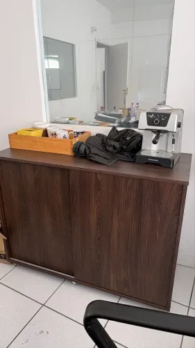 Armário para escritório marrom
