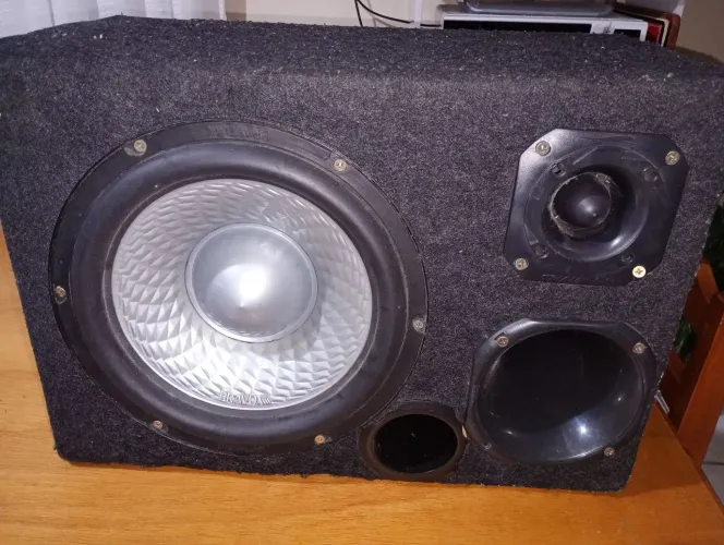 Caixa de Som com Módulo