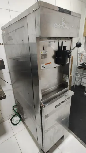 Máquina de Sorvete Soft Eletrofreezer 