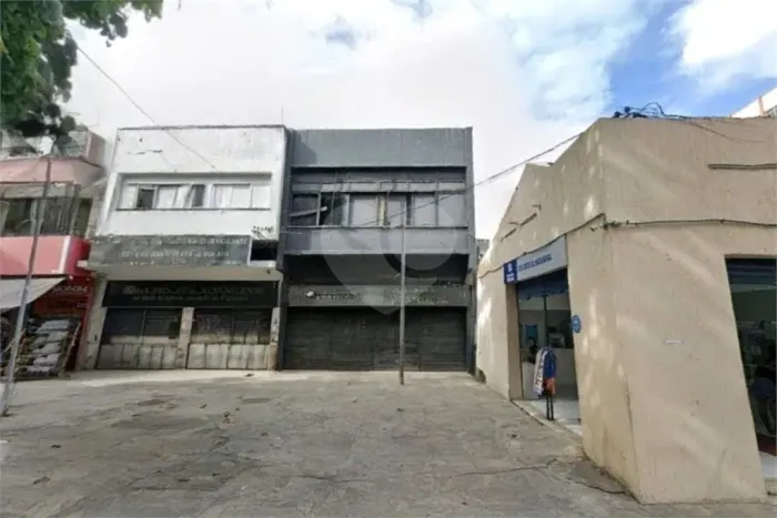 Loja à venda ou para alugar no condomínio Almerinda Freitas, Rio de Janeiro - RJ
