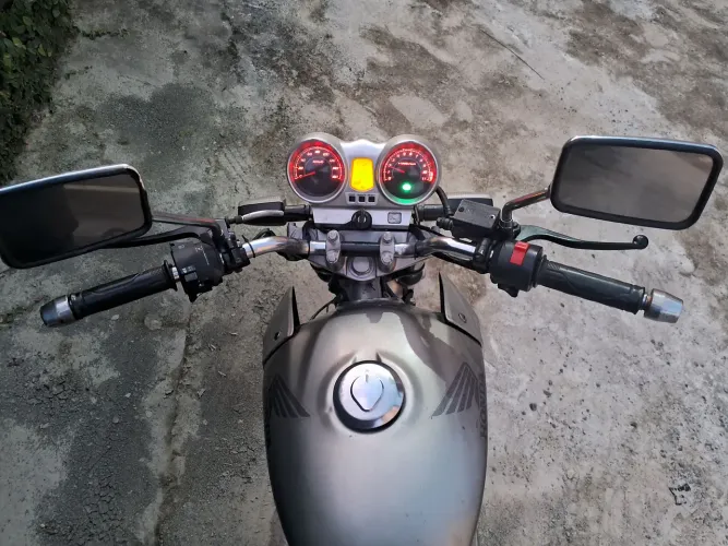 CBX 250 Twister Valor: 12.000 mil