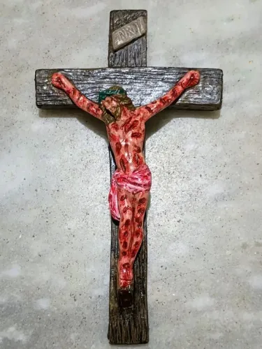Crucifixo Chagas de Cristo em gesso 3d resinado