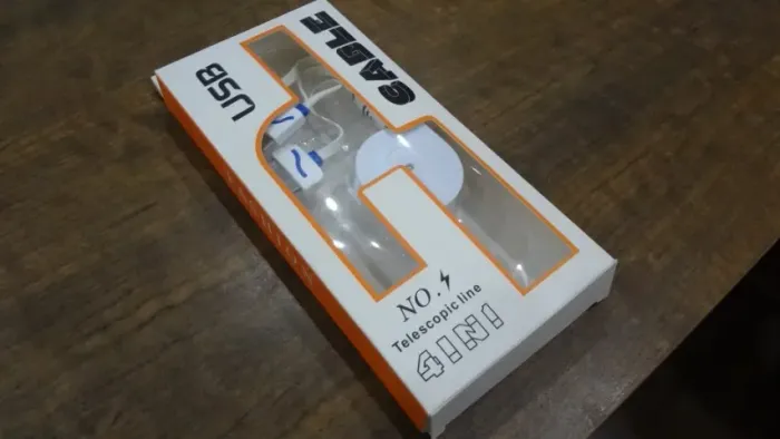 Cabo USB Retrátil 4 Em 1 - iPhone Novo/Antigo/Micro USB/Micro B
