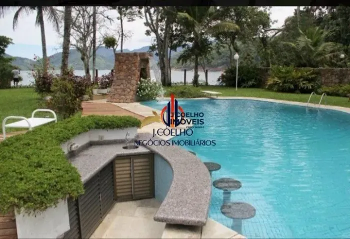 Casa com 5 suítes a venda na Praia do Lázaro, Ubatuba/SP