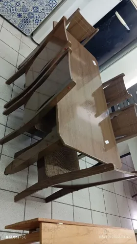Vendo joga completo de mesa com 6 cadeiras