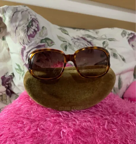 Óculos de sol Miu Miu 