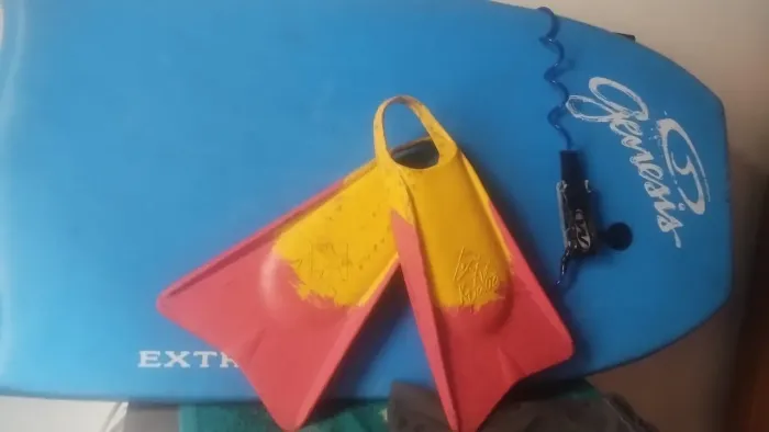 Bodyboard + pé de pato
