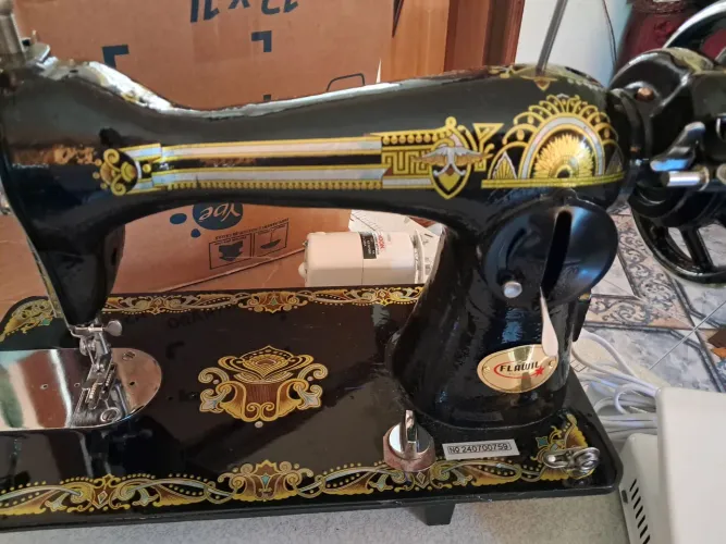 Vendo máquina semi industrial nova Flawill