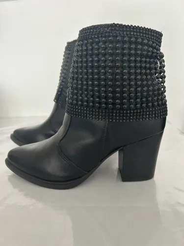 Bota Preta Salto