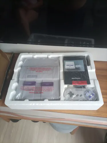 Super Nintendo com caixa novinho.