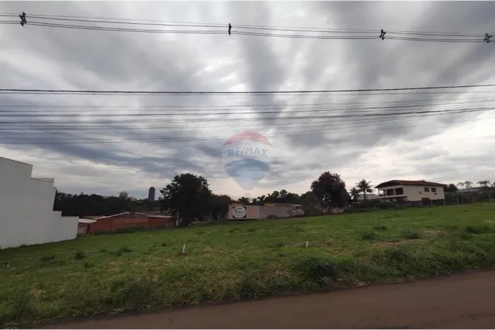TERRENO PRÓXIMO AO CENTRO DE FOZ, RUA JORGE SANWAIS PRÓXIMO AO CONDOMINIO COUNTRY IGUAÇU