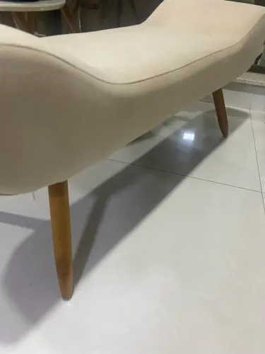 Pufe recamier off-white semi novo