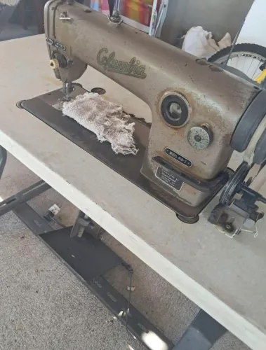 Máquina industrial de costurar