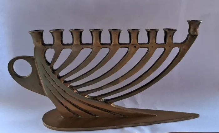 Chanukia vintage em latão - harpa de Davi- made em Israel