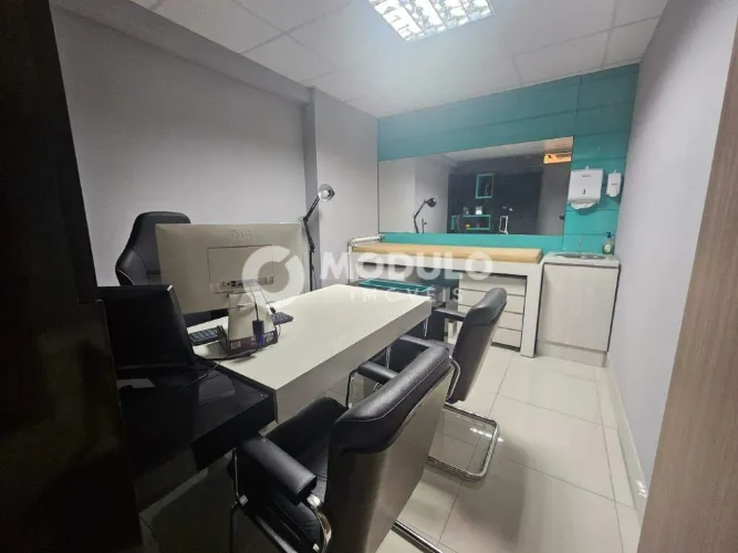Sala comercial disponível para locação no bairro Morada da Colina.