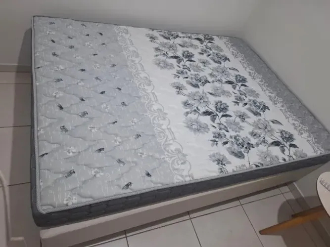cama box + colchão toraflex D33 - quase novo (6 meses de uso - 1x por semana)