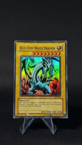 Yugioh Blue Eyes White Dragon - Dragão Branco de Olhos Azuis