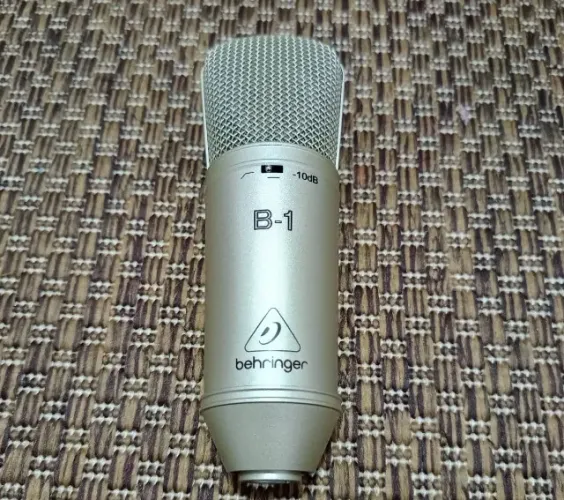 Microfone Condensador Behringer B1 Com Case