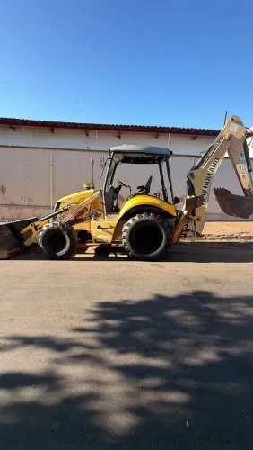 Retroescavadeira New Holland B95B