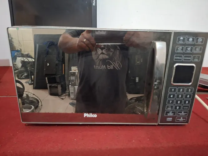 Vendo microondas philco cromado <br>Entrego nas proximidades <br>Zap *