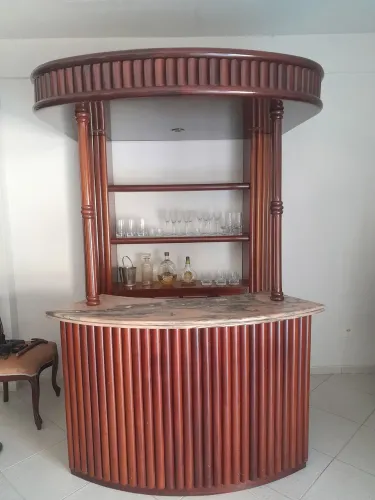 Bar vintage em madeira